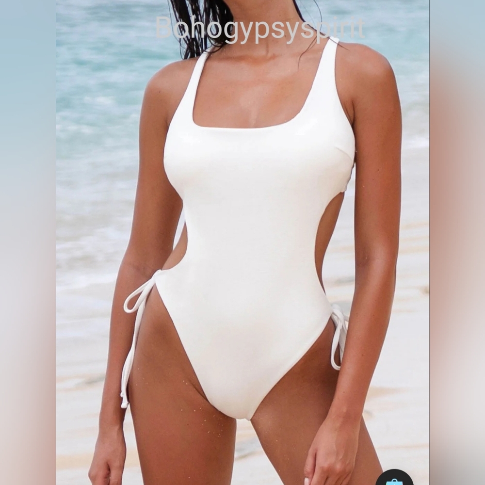 NWT Berlook White Ribbed Criss Cross Tie Back One Piece Swimsuit, Medium